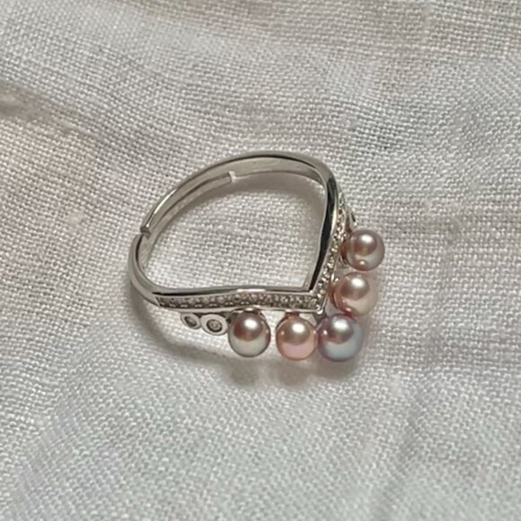 ✨925 Silver Plated V-Shaped Authentic Akoya Pearl Ring 💍 - Picture 3 of 4